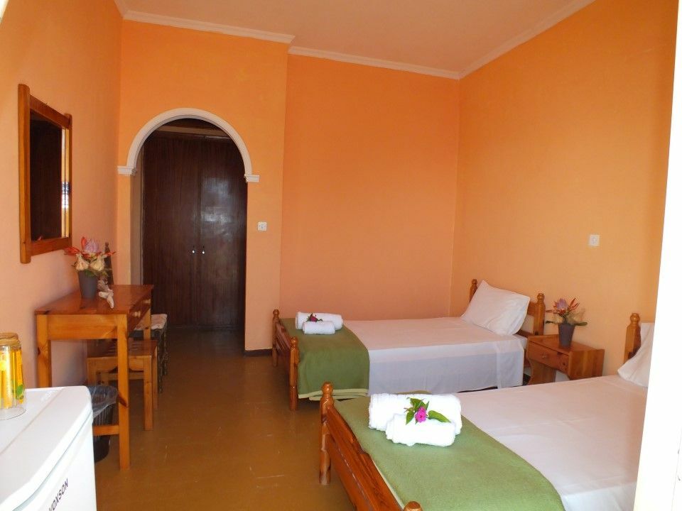 Dina'S Rooms Mesongi Exterior photo